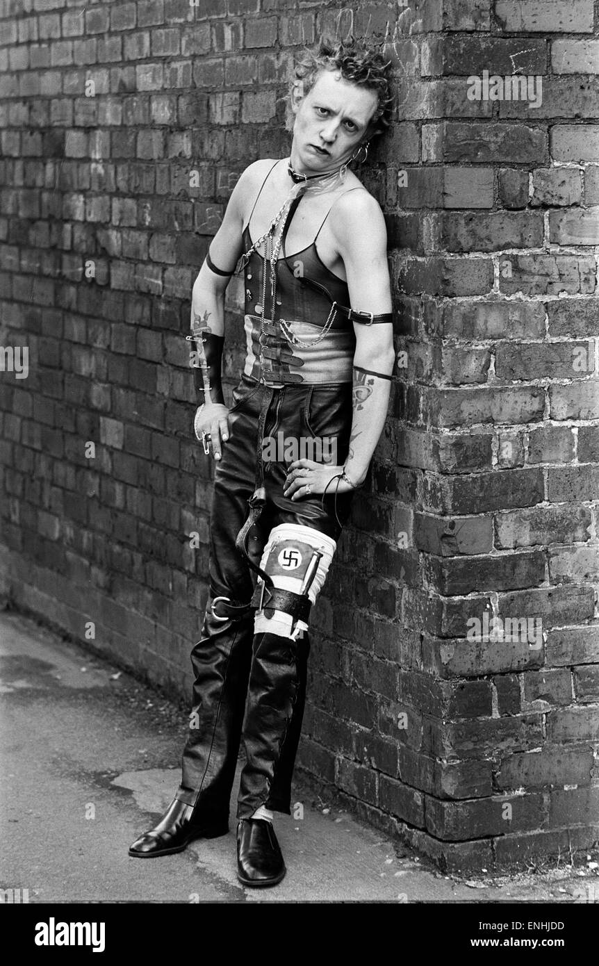 Punk-Rocker in Woolwich. Buchhaltung-Student Ian Hodge, die aufgegeben für den Punk-Lifestyle zu studieren. 12. Juni 1977. Stockfoto