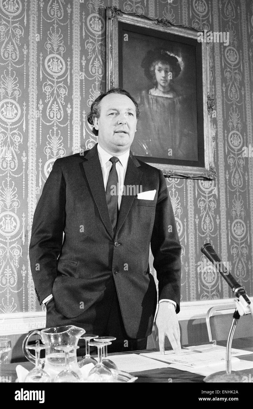 British United Airlines wurde im November 1970 von Caledonian Airways übernommen. Aufnahmen auf einer Pressekonferenz 13. März 1970. Freddie Laker, Vorsitzender der Laker Airways Rede auf der Konferenz. Stockfoto