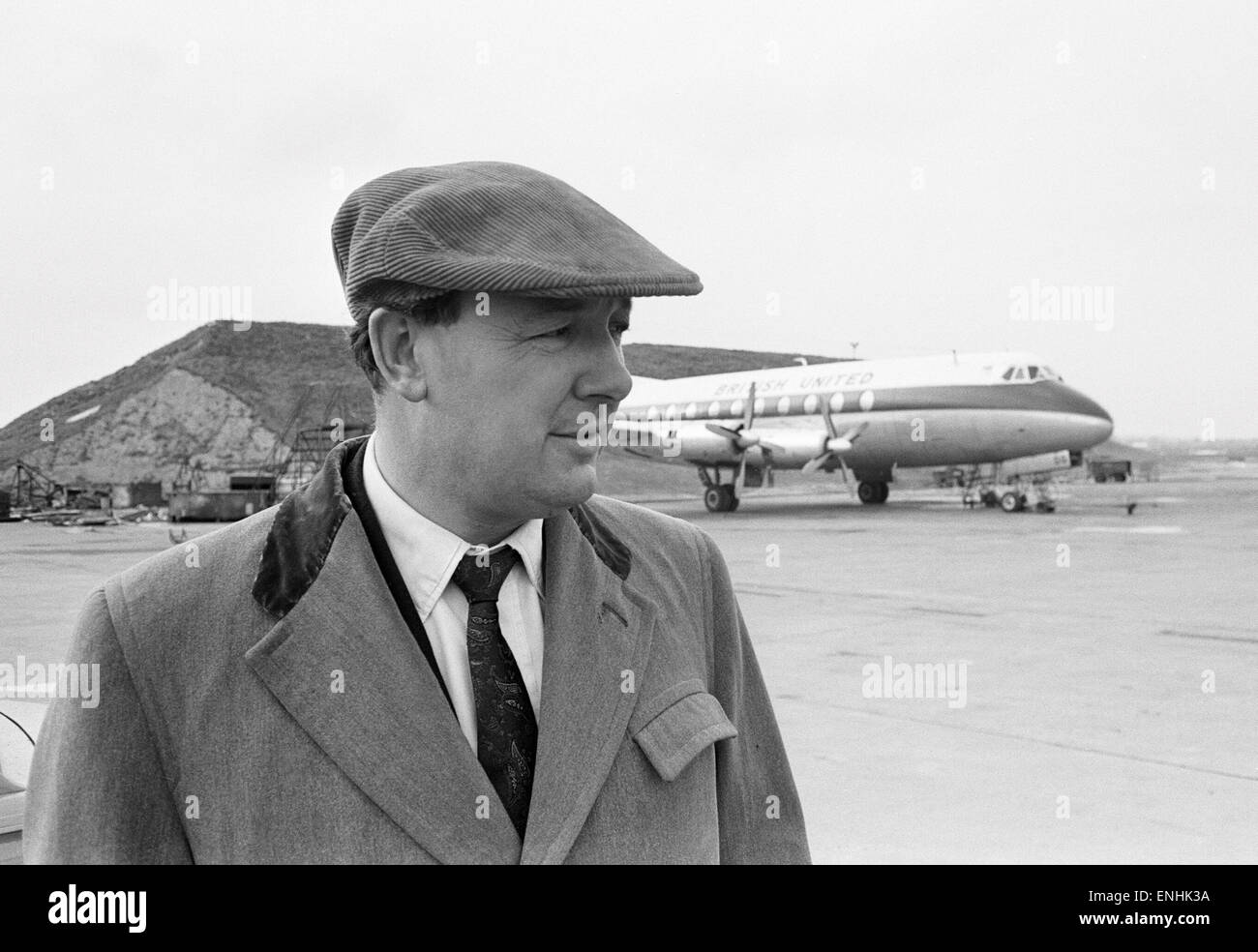British United Airways Geschäftsführer Freddie Laker mit seinem eigenen Flugzeug. 3. März 1965. Stockfoto