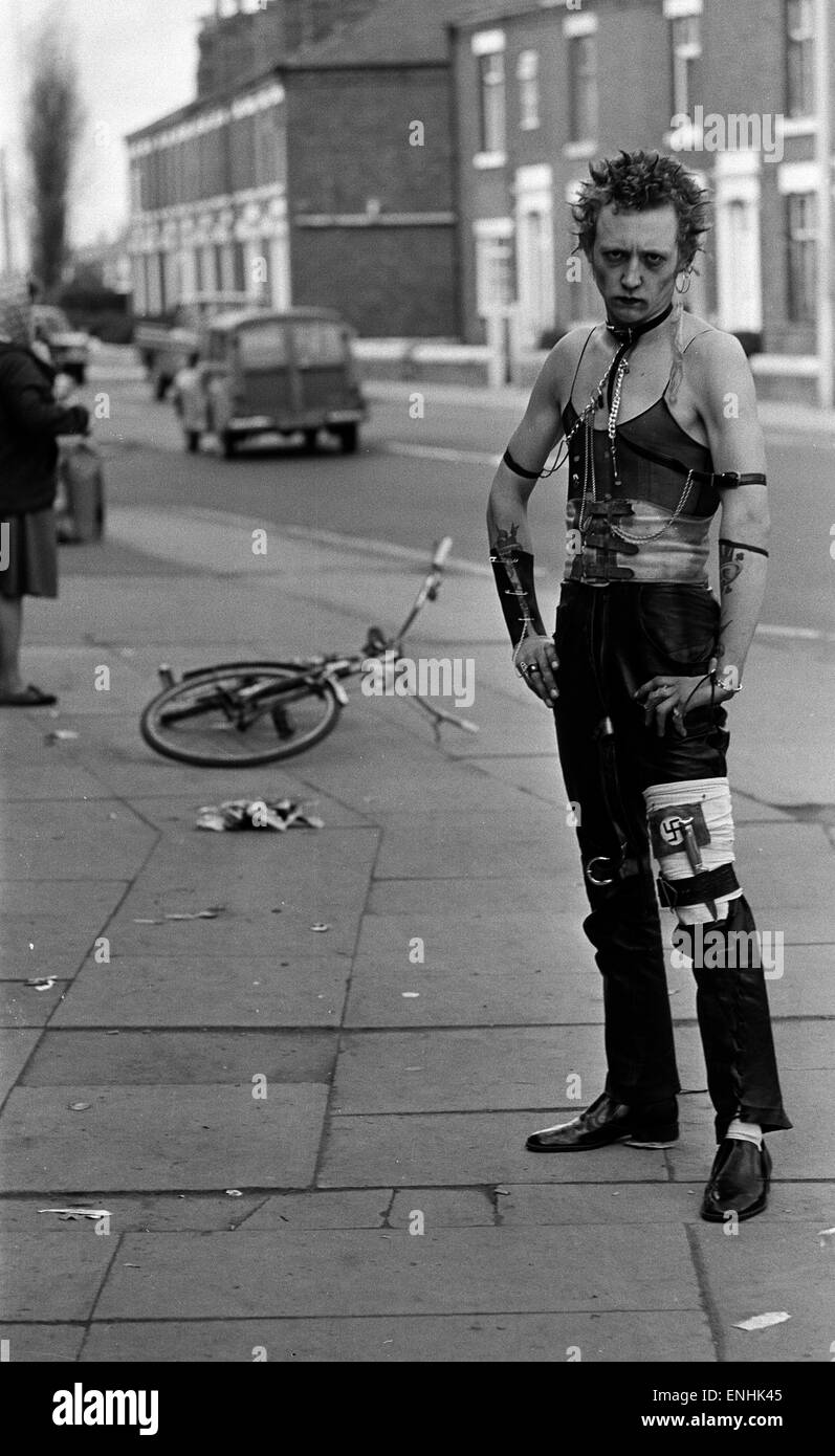 Punk-Rocker in Woolwich. Buchhaltung-Student Ian Hodge, die aufgegeben für den Punk-Lifestyle zu studieren. 12. Juni 1977. Stockfoto