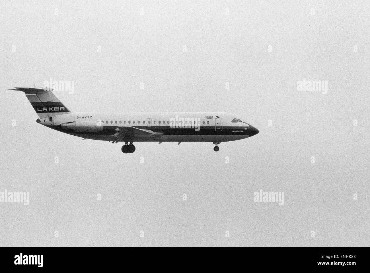 Szenen am Flughafen Gatwick in London auf den Tag, an dem Laker Airways ging Pleite. Ein Laker 1-11 kommen, um am Flughafen Gatwick, eines der letzten ankommenden Flüge landen. 5. Februar 1982. Stockfoto