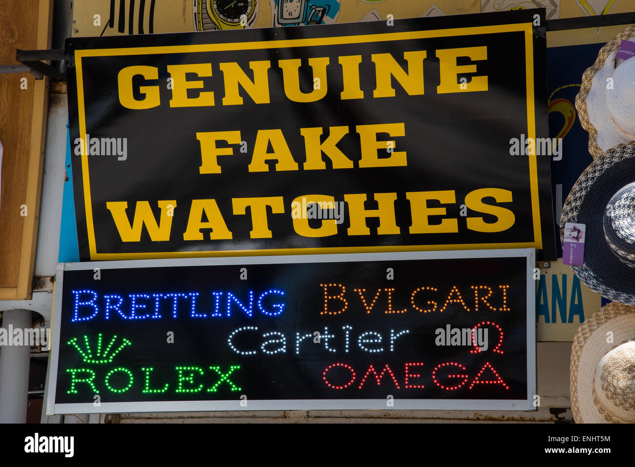 Zeichen für echte gefälschte Uhren in Ephesus, Türkei Stockfotografie -  Alamy