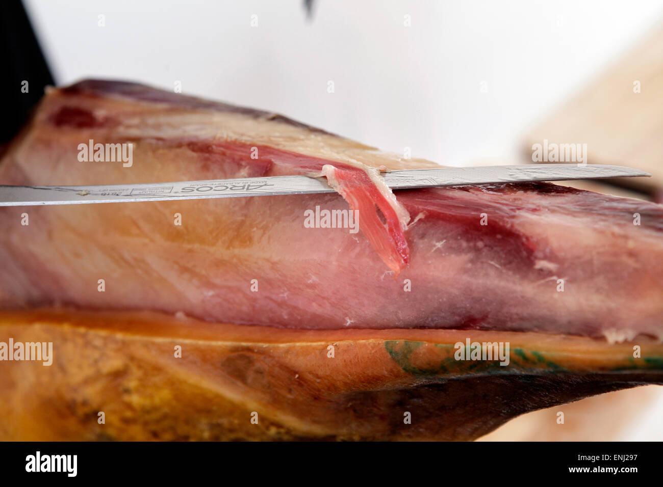 Schneiden spanischer Schinken Jamon Iberico de jabugo Stockfoto