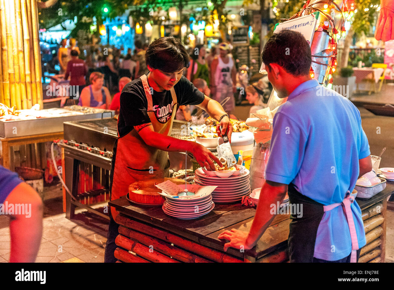 Restaurants entlang der Khao San Road. Bangkok. Thailand Stockfoto