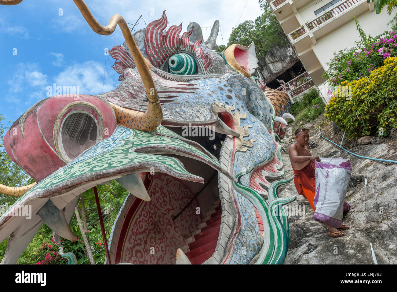 Wat Ban Tham oder Drachentempels. Kanachanaburi. Thailand Stockfoto