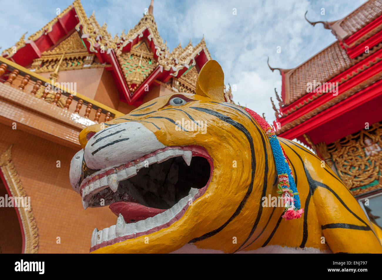 Statue des Tigers in Wat Tham Seu oder Big-Buddha-Tempel. Kanchanaburi. Thailand Stockfoto