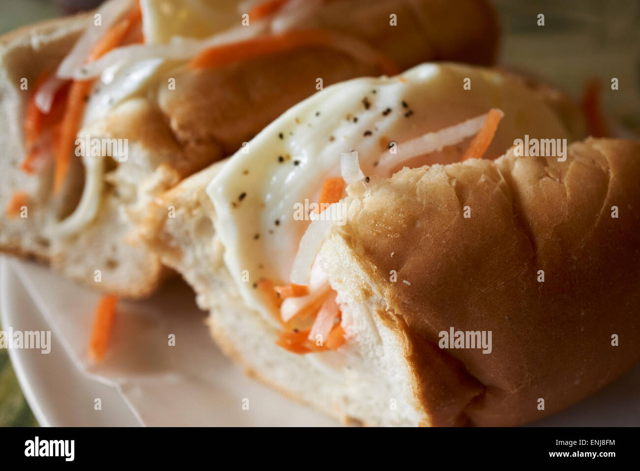 Fried Egg Bahn Mi Sandwich Stockfoto