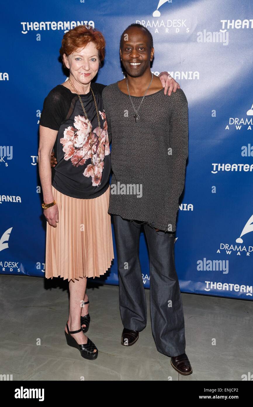 New York, NY, USA. 6. Mai 2015. Julie White, K. Todd Freeman im Ankunftsbereich für 2015 Drama Desk Awards nominierten Rezeption, New World Stages, New York, NY 6. Mai 2015. Bildnachweis: Jason Smith/Everett Collection/Alamy Live-Nachrichten Stockfoto