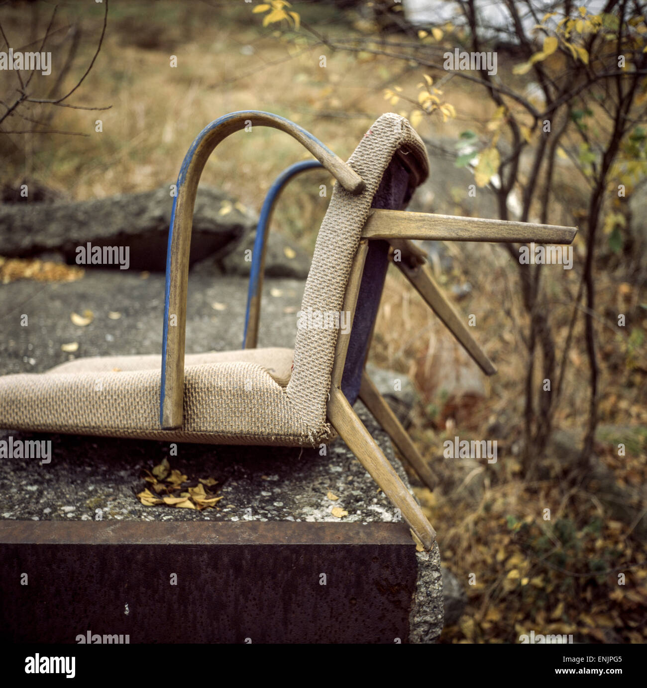Holzstuhl geworfen, Tschechische Republik Möbel geworfen Stockfoto