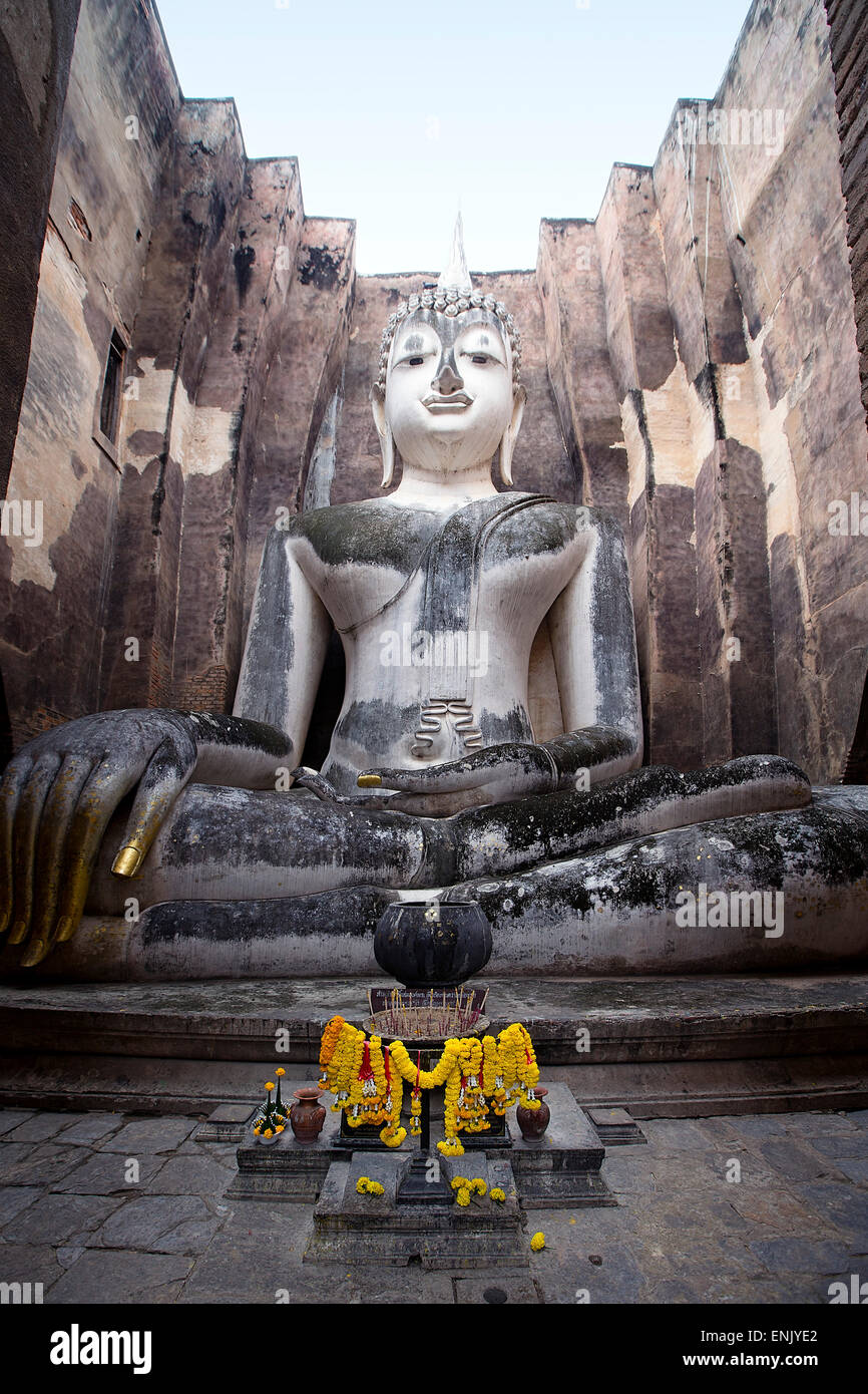 Eine riesige Sukhothai-Ära sitzen Wat Si Chum, Sukhothai Historical Park, UNESCO-Weltkulturerbe, Buddha, Thailand Stockfoto