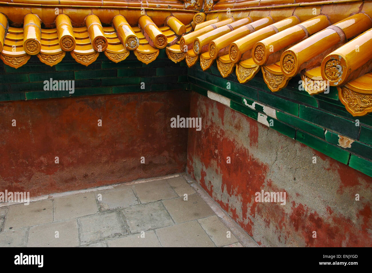 Chinesische gelb Fliese Wand Stockfoto