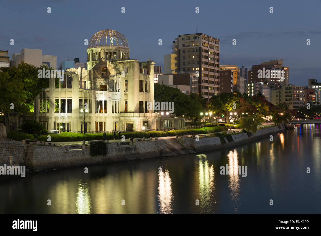 Atomic Bomb Dome bei Nacht, UNESCO-Weltkulturerbe, Hiroshima, westlichen Honshu, Japan, Asien Stockfoto