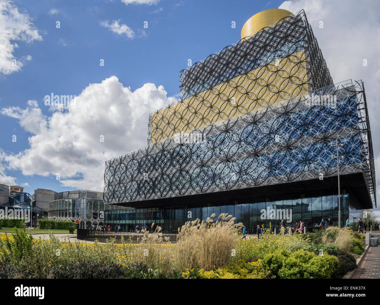 BIRMINGHAM, Vereinigtes Königreich - 3. Mai 2015. - die Bibliothek von MECANOO ARCHITECTEN, Centenary Square, Birmingham, Birmingham, England Stockfoto