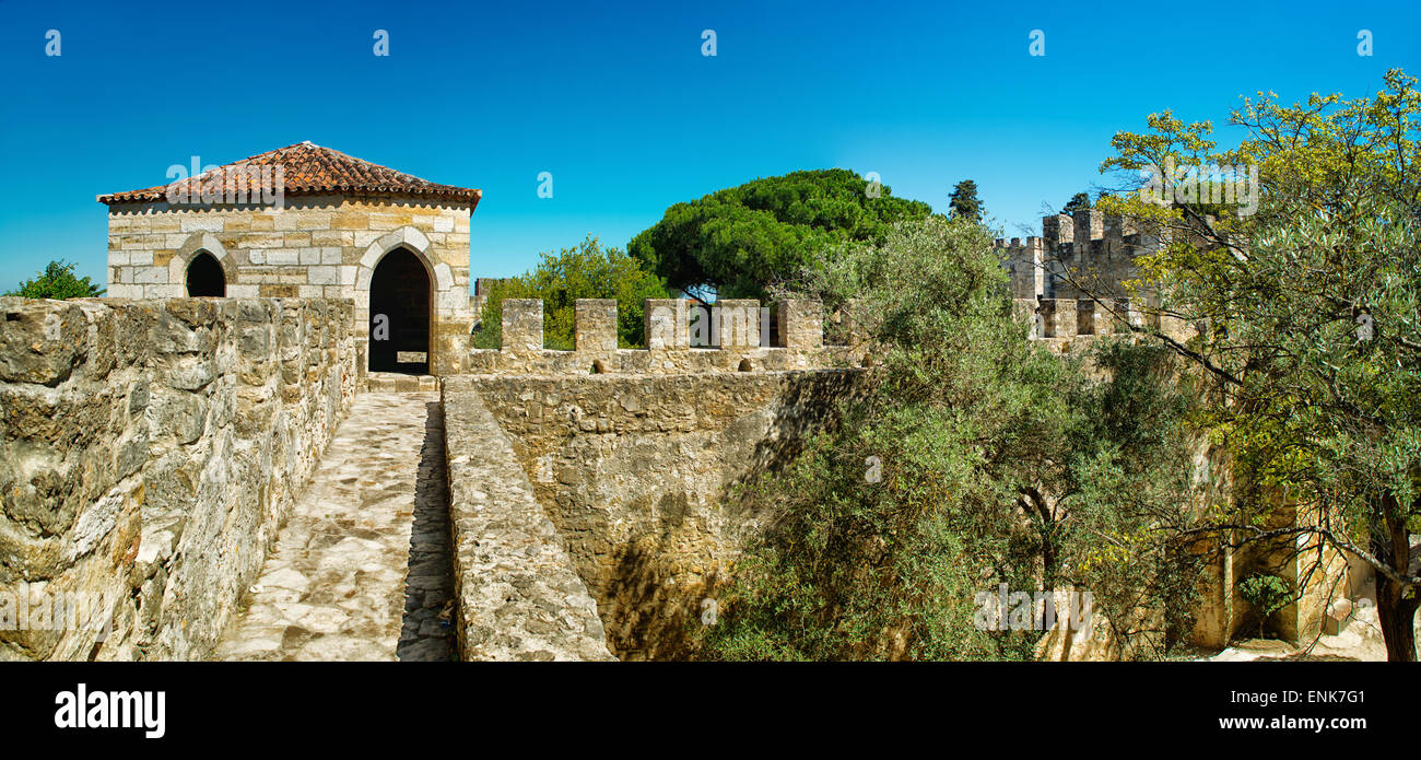 Kastell St. Georg liegt einer maurischen Burg stammt aus dem Mittelalter der portugiesischen Geschichte und gehört zu den wichtigsten touristischen Sit Stockfoto