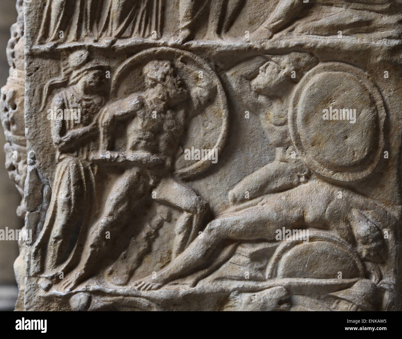 Ara Casali. Altar von Tiberius Claudius Faventinus gewidmet. Batlle. Relief. 2. C. AD. Oktogonaler Gericht. Vatikanischen Museen. Stockfoto