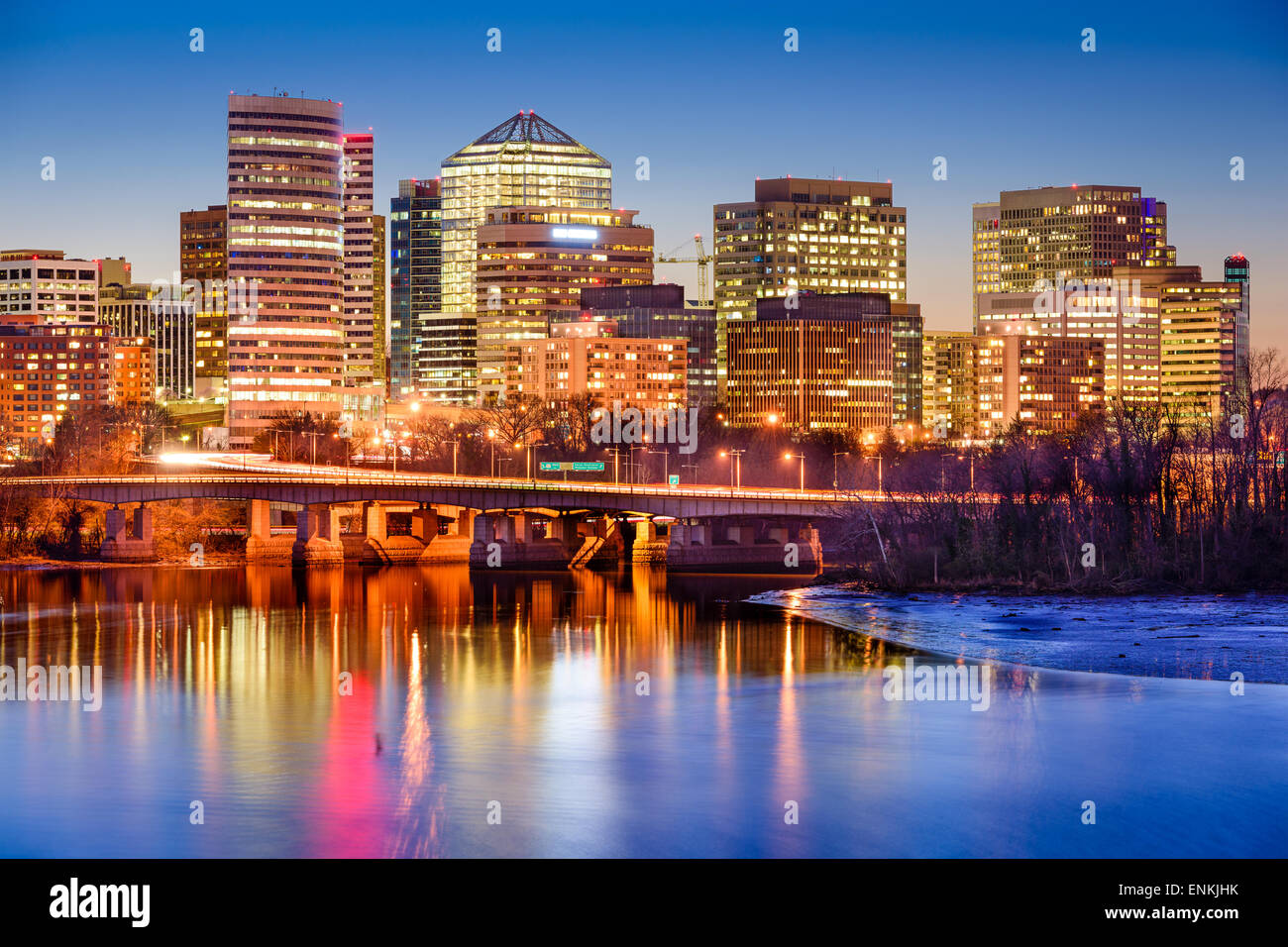 Rosslyn, Arlington, Virginia, USA Skyline der Innenstadt am Fluss Potamac. Stockfoto