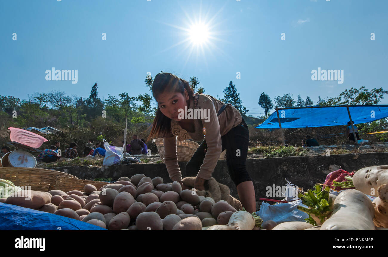 Straßenverkäufer auf lokaler Markt Samstag Punakha Buthan Stockfoto