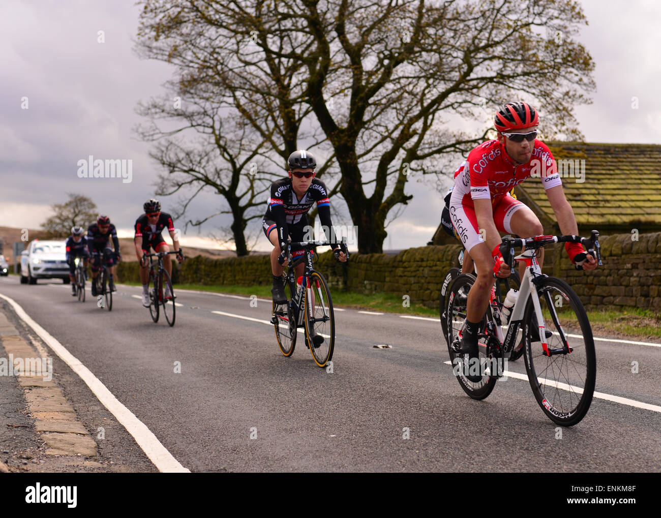 Tour De Yorkshire Fahrrad Rennen Staats-und Regierungschefs auf Cragg Straße in West Yorkshire 05.03.2015. Stockfoto