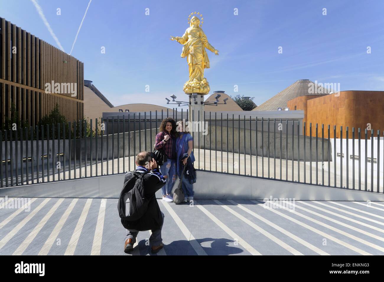 Mailand (Italien), World Ausstellung Expo 2015, Reproduktion der Statue der "Madonnina" am Duomo, der Mailänder Dom Stockfoto