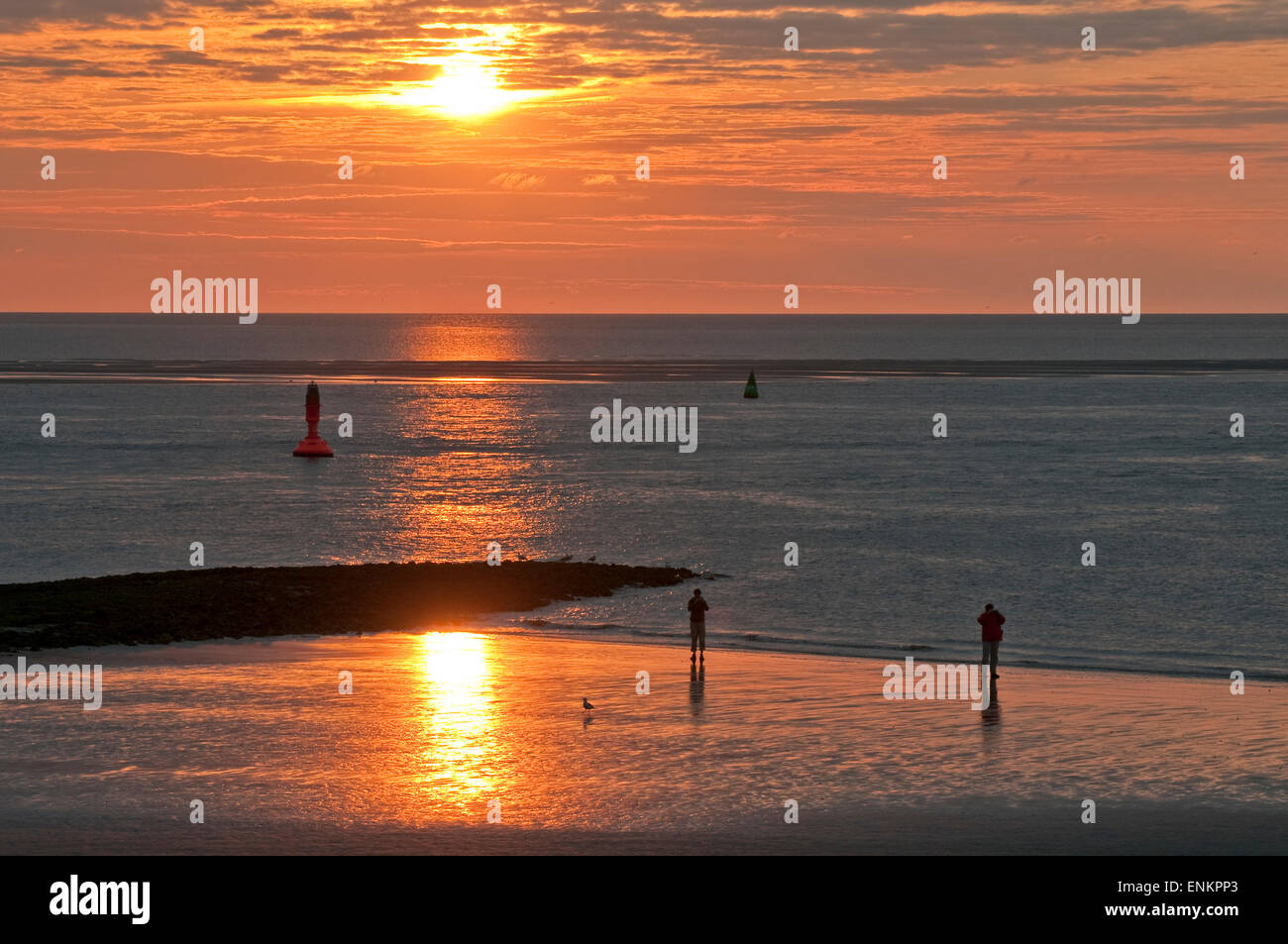 Strand bei Sonnenuntergang, Norderney, Nordsee-Insel, Ostfriesland, Niedersachsen, Deutschland Stockfoto