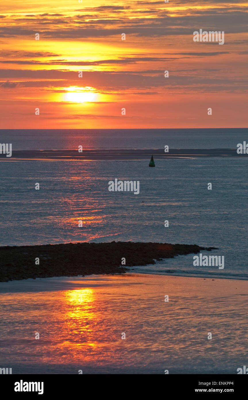 Strand bei Sonnenuntergang, Norderney, Nordsee-Insel, Ostfriesland, Niedersachsen, Deutschland Stockfoto