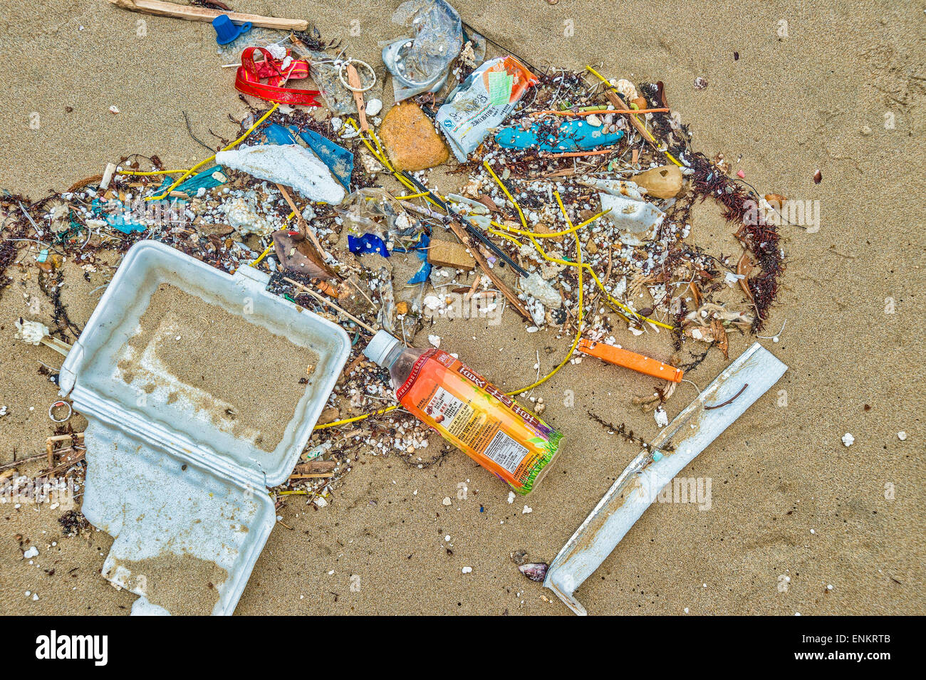 Müll am Strand, in Hong Kong Stockfoto