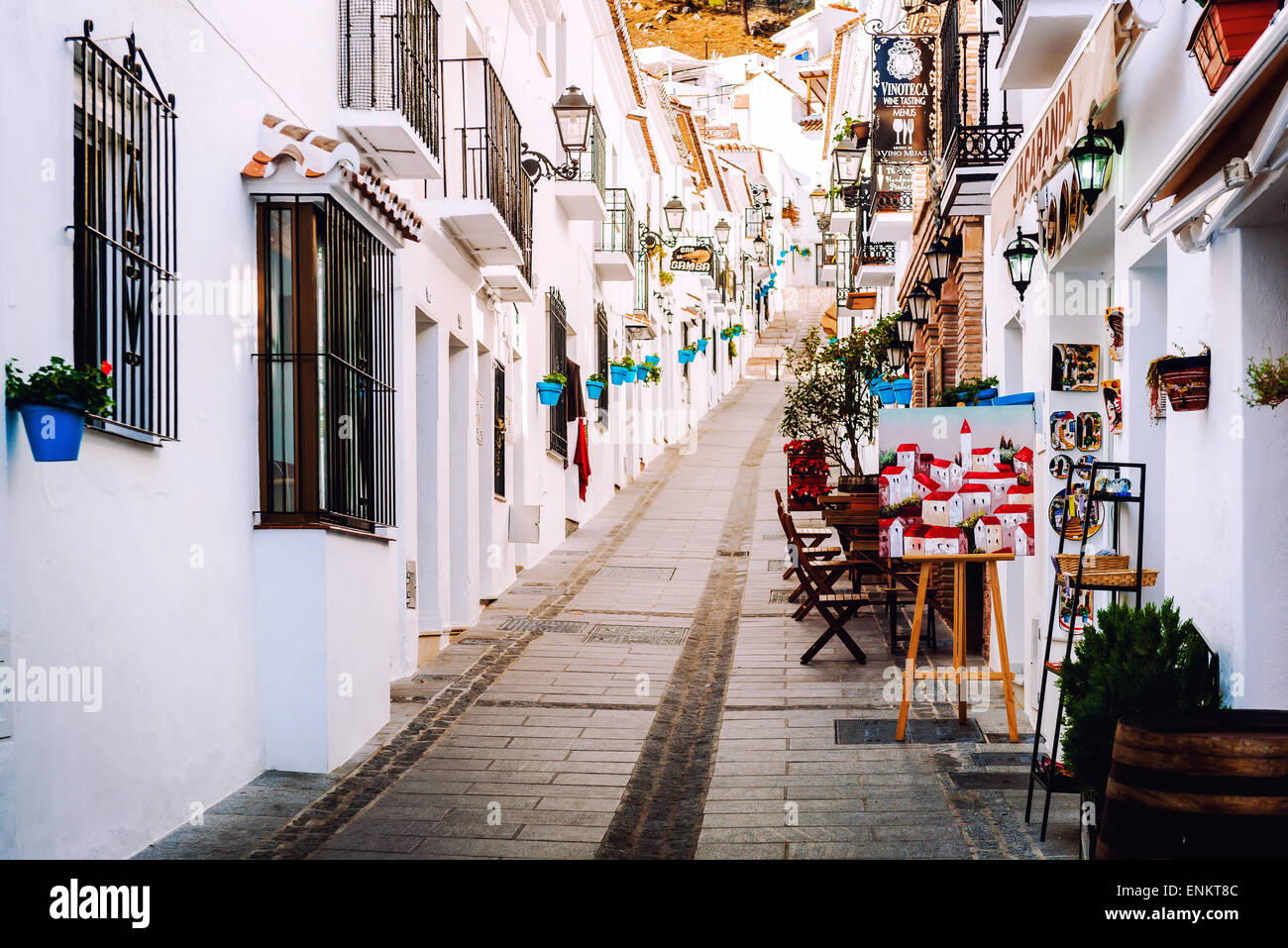 Charmante weiß getünchten schmale Straße In Mijas Stockfoto