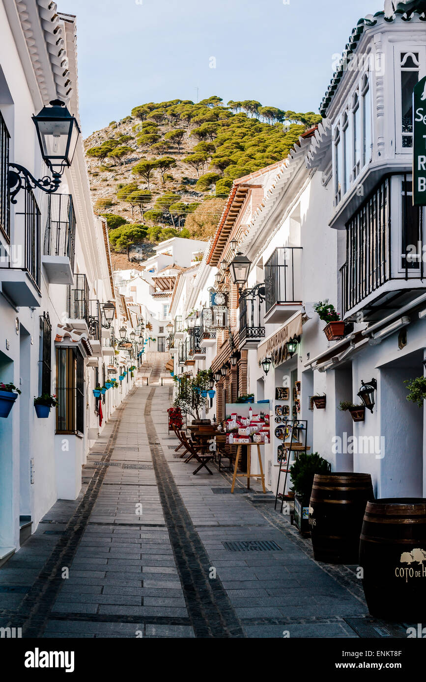 Charmante weiß getünchten schmale Straße In Mijas Stockfoto