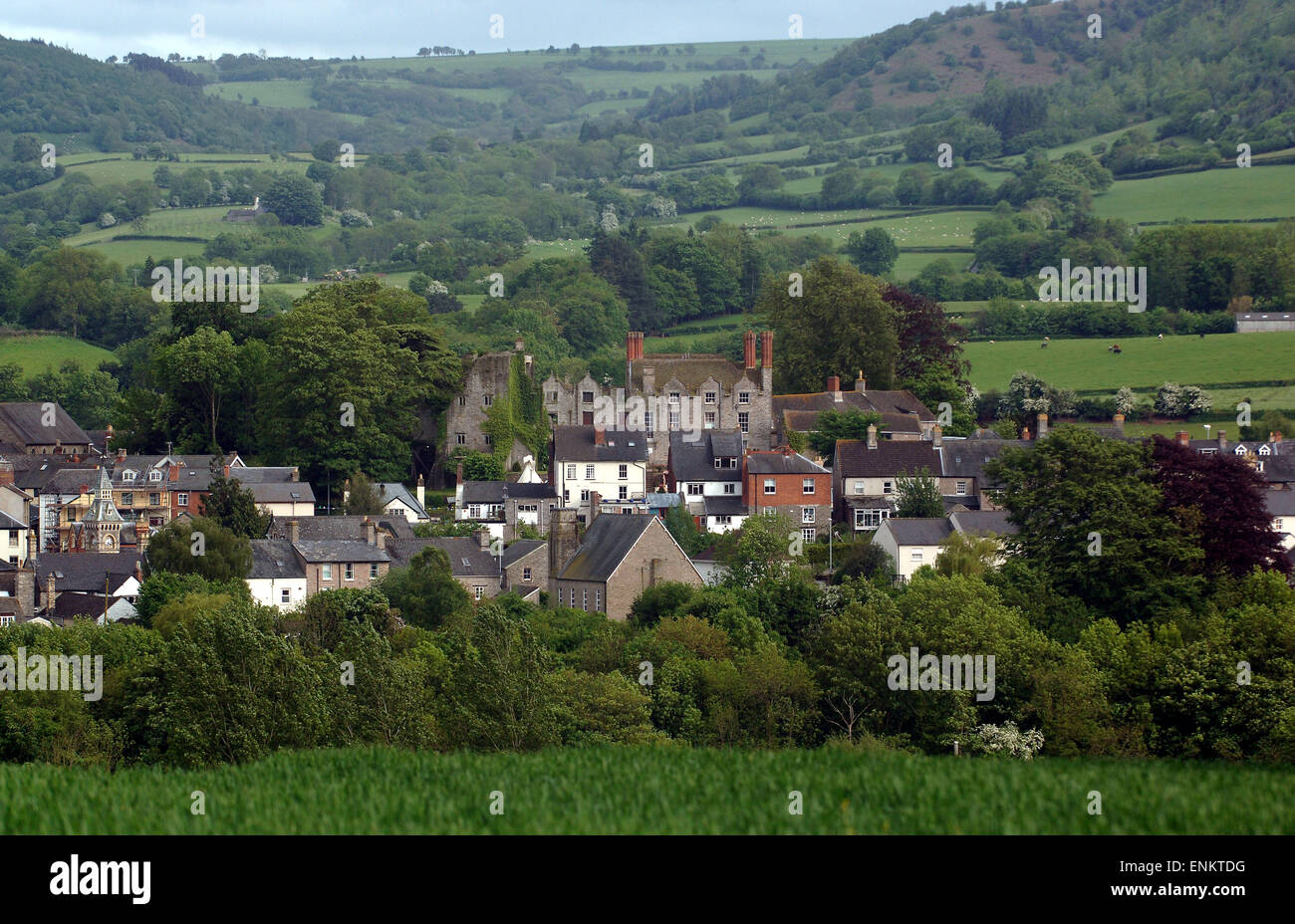 Hay-on-Wye, Powys, Wales, UK, die Heimat des jährlichen Hay Festival, ein Buchfestival zeigt Heu Schloss im Zentrum der Stadt. Stockfoto