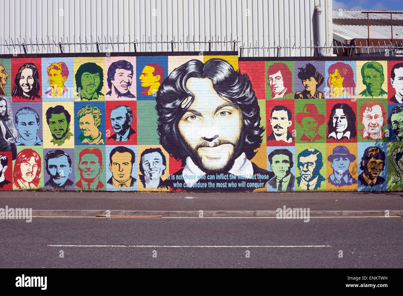 Solidarität-Wandbild, fällt weg, Belfast, Nordirland Stockfoto
