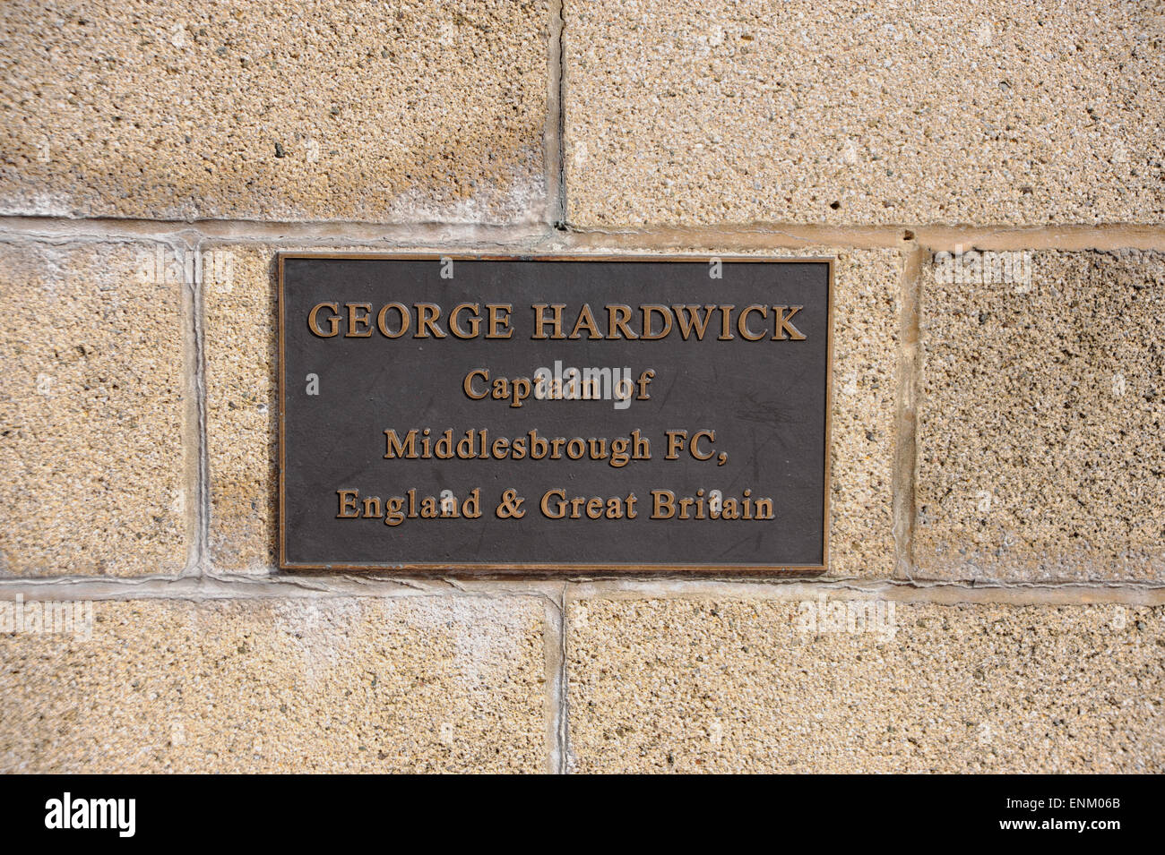 Middlesbrough Teeside UK - The Riverside Stadium Statue von George Hardwick Fußballer Stockfoto