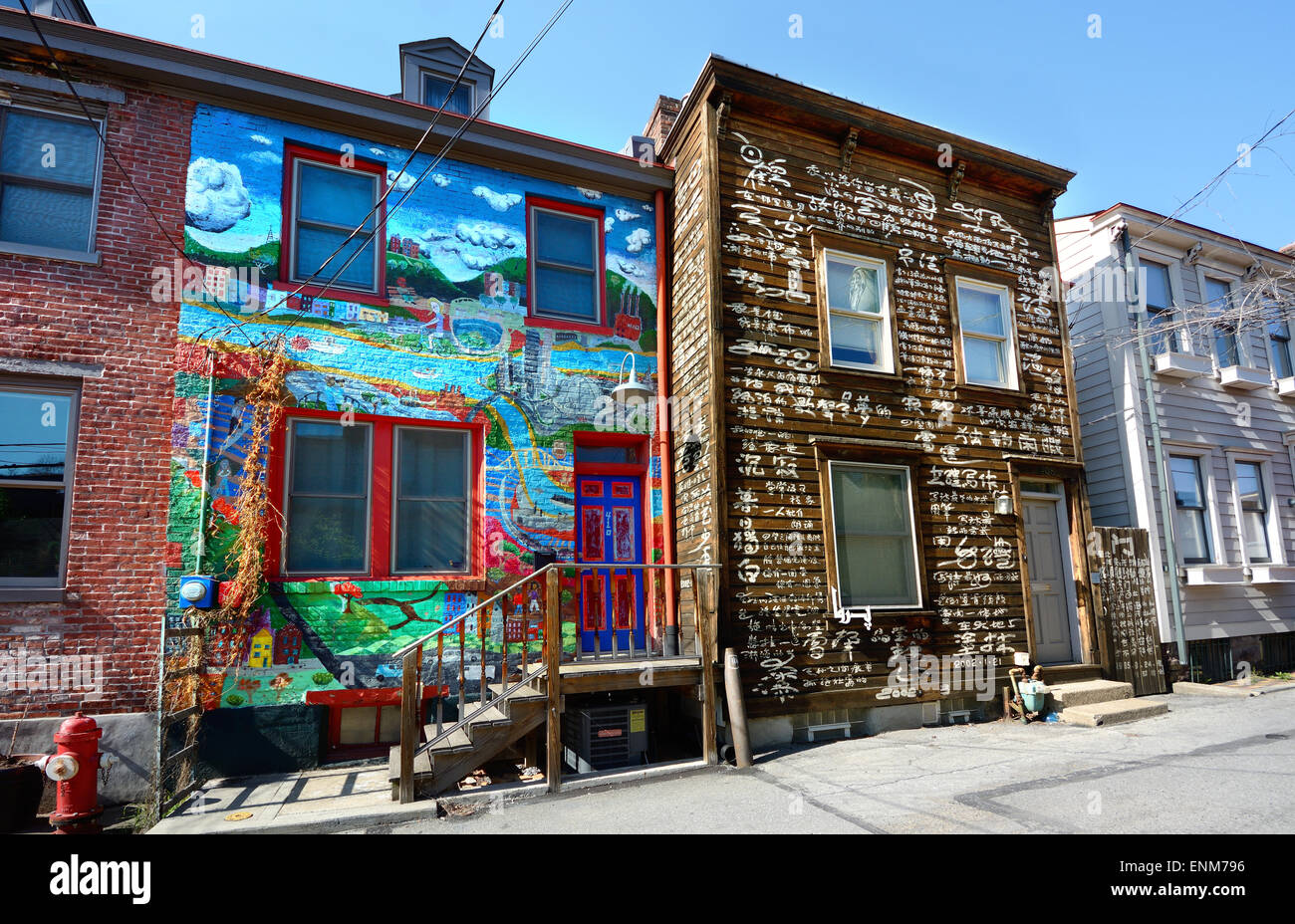 Haus Gedicht ist eines der vier Häuser in öffentlichen Kunstprojekten auf Sampsonia Weg an Nordseite Pittsburgh umgewandelt. Stockfoto
