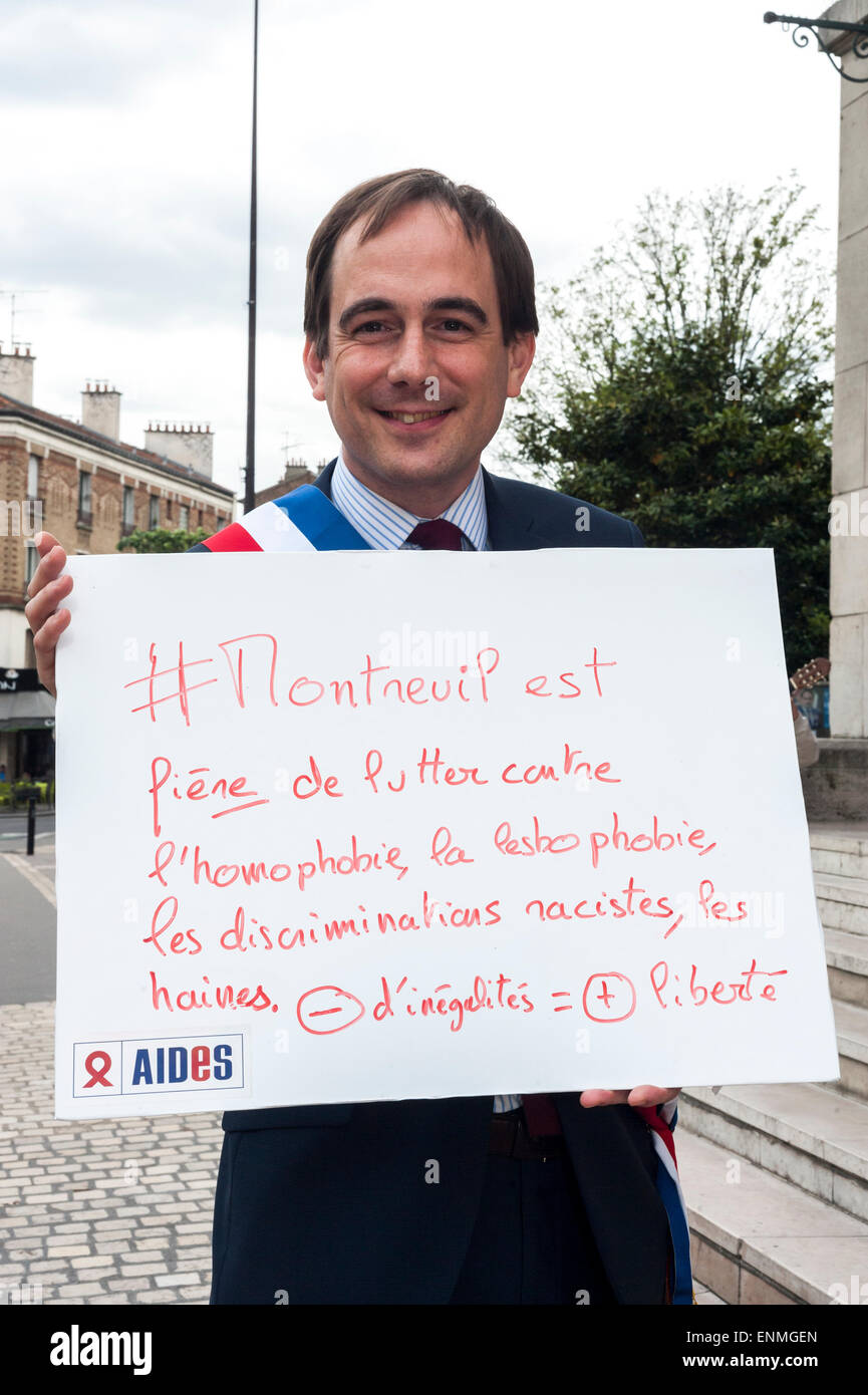 Montreuil, Frankreich. Kampagne gegen Homophobie, IDAHOT, Portraits mit handschriftlichen Slogans auf Plakaten, Patrice Bessac, Maire de Montreuil Stockfoto