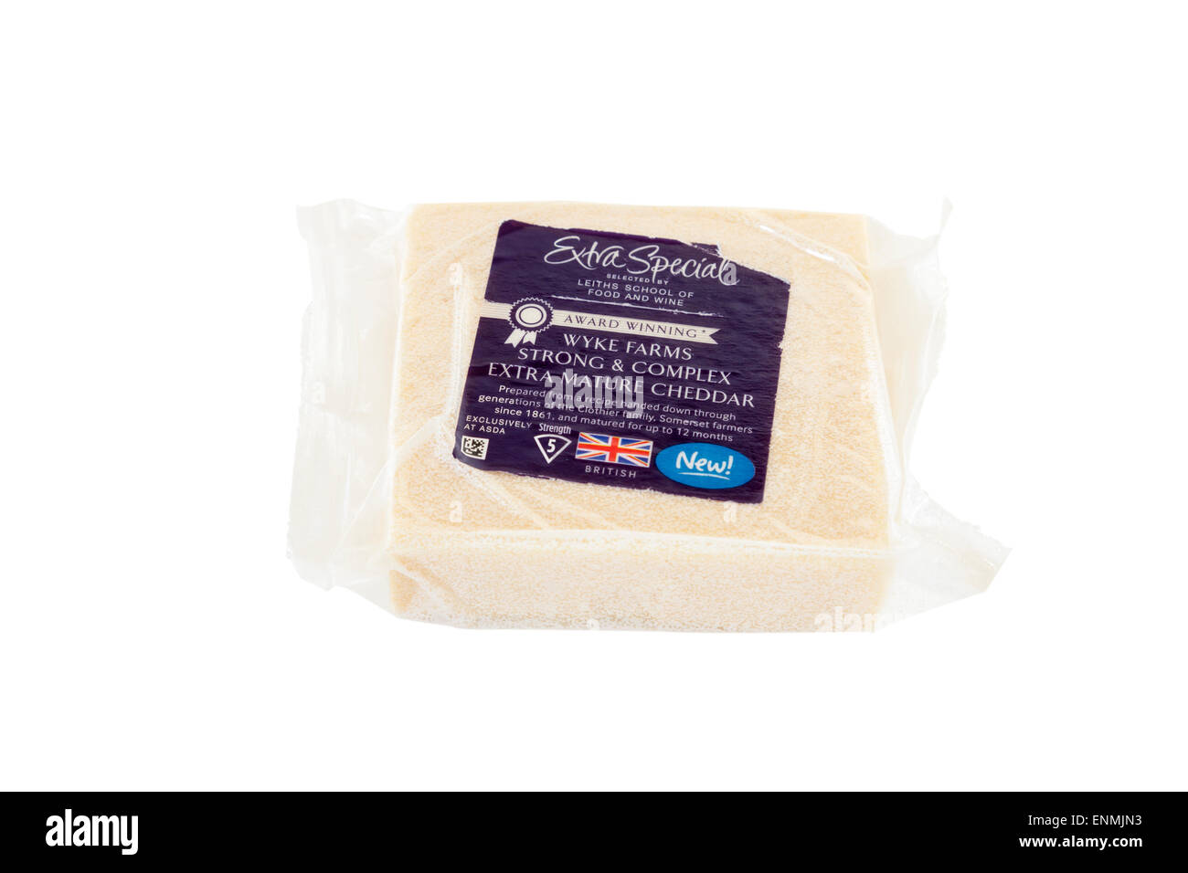 Ein Block von Wyke Farms starken und komplexen extra reife Cheddar Käse durch Leiths Schule von Essen und Wein für Asda ausgewählt Stockfoto