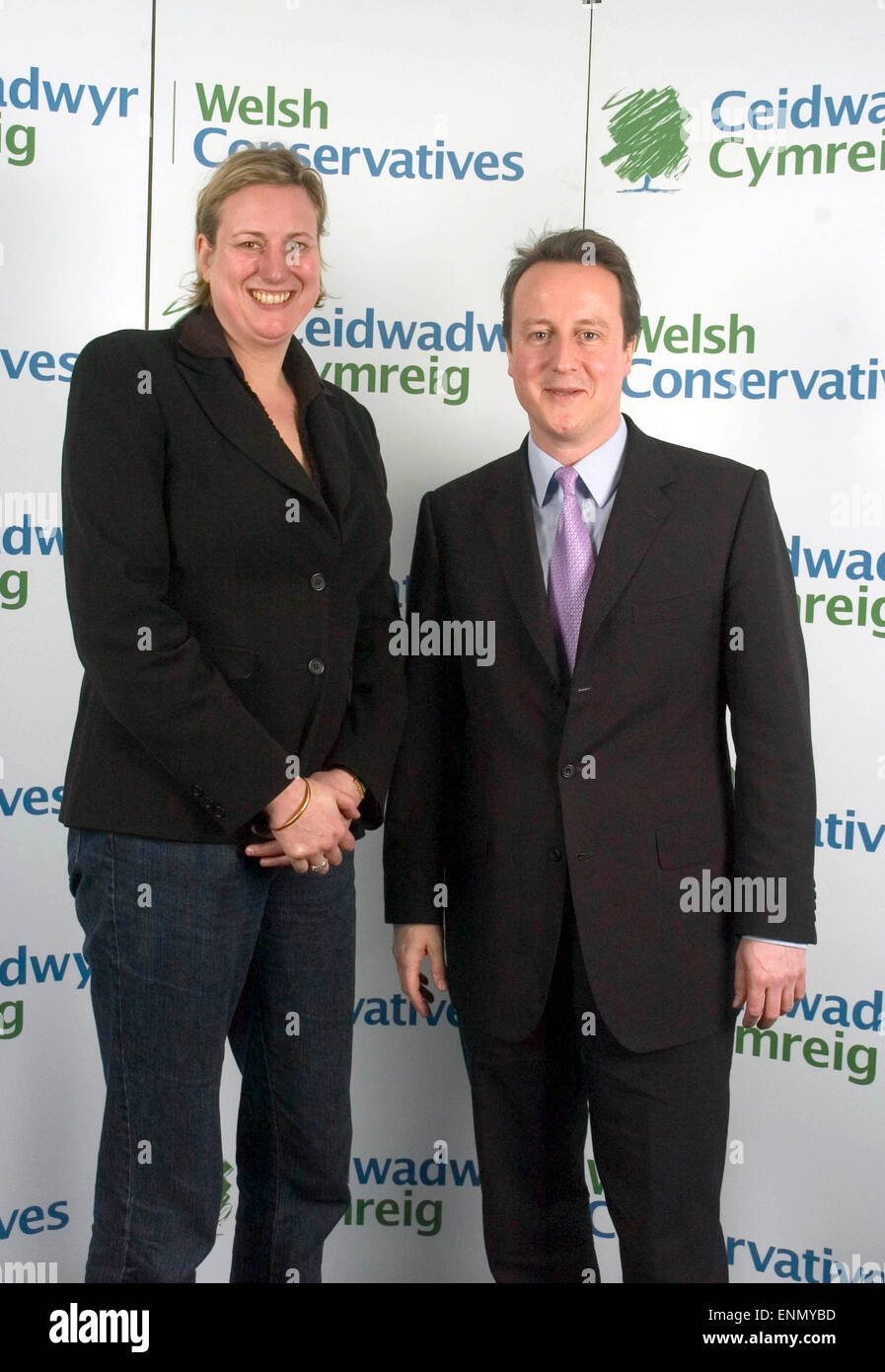 Datei-Bild von Premierminister David Cameron mit der neuen MP-Tory für Eddisbury in Cheshire Antoinette Sandbach in 2007. Stockfoto