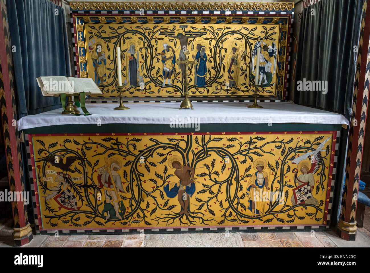 Großbritannien, England, Ewelme.  St. Johannes der Täufer Altar, St. Maria die Jungfrau Kirche 15.. Jahrhundert. Stockfoto