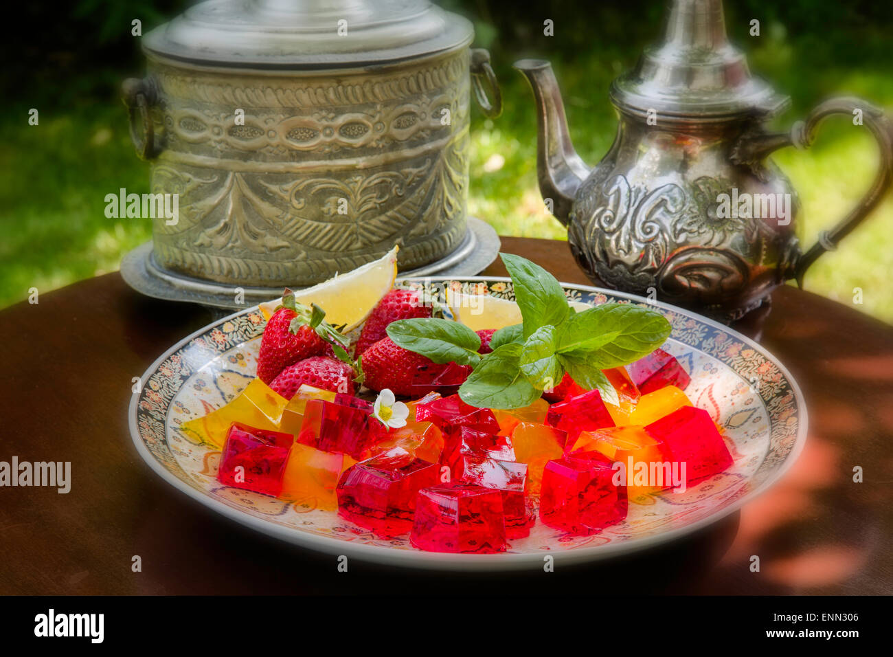 Frucht-Gelee ist traditionelle arabische Süßspeise Stockfoto