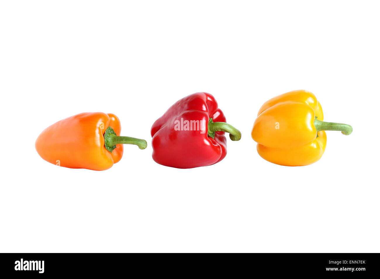 Orange, rote und gelbe süße Paprika isoliert auf weiss Stockfoto