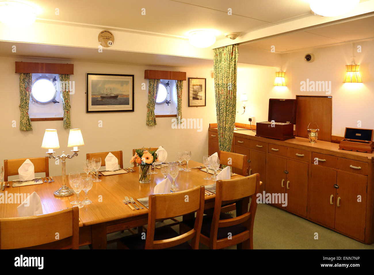 Royal Yacht Britannia, die Offiziersmesse, Edinburgh, Schottland Stockfoto