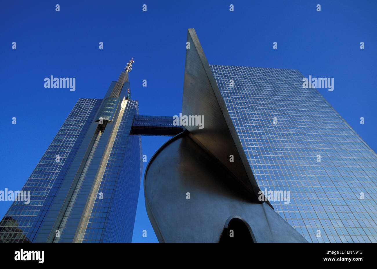 BEL, Belgien, Brüssel, Skulptur vor der Belgacom-Türme im Boulevard du Roi Albert II.  BEL, Belgien, Bruessel, Sk Stockfoto