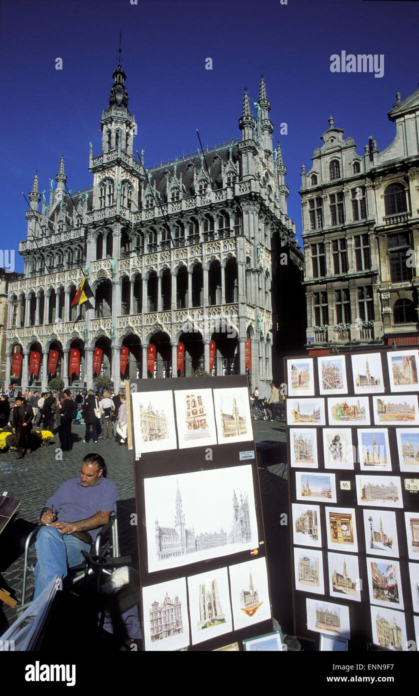 BEL, Belgien, Brüssel, Peinter vor dem Maison Du Roi am Grand Place.  BEL, Belgien, Bruessel, Ein Maler Vor Dem M Stockfoto