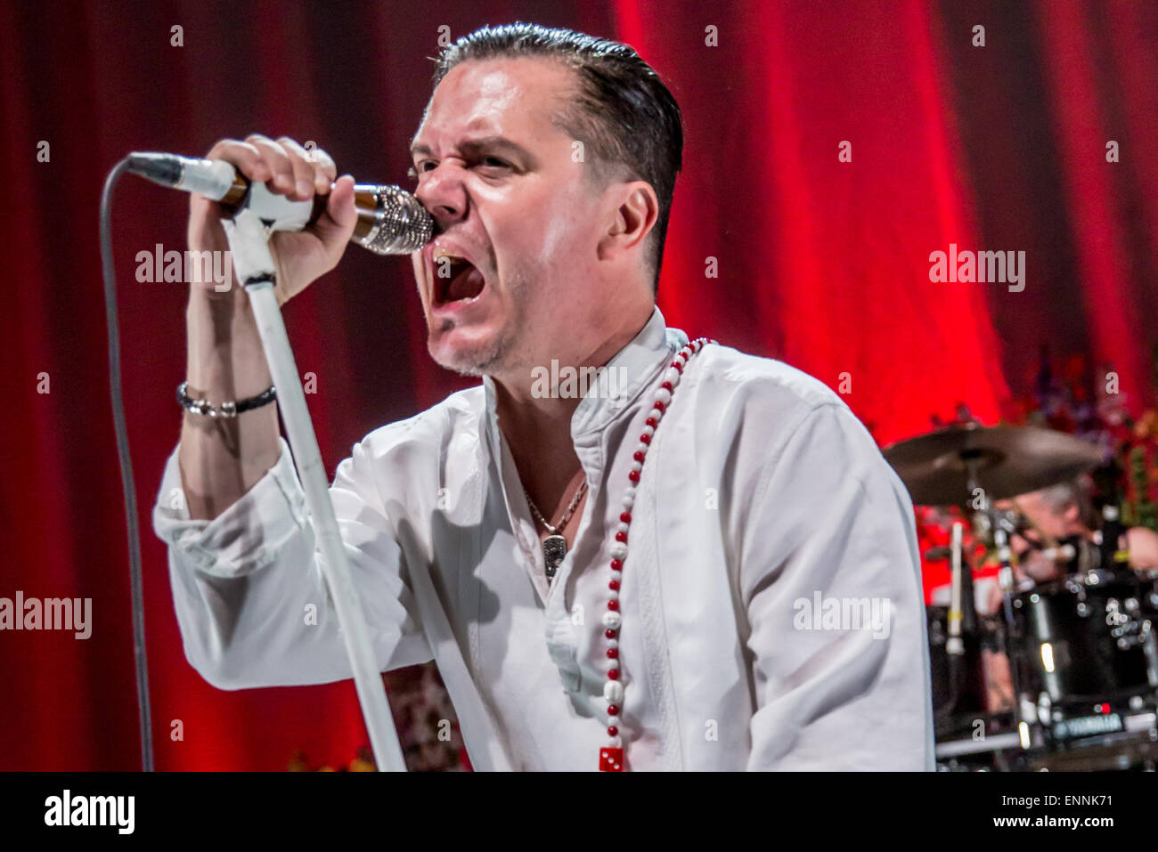 Detroit, Michigan, USA. 8. Mai 2015. MIKE PATTON von "Faith No More" auf der North American Tour an The Fillmore durchführen. Bildnachweis: Marc Nader/ZUMA Draht/Alamy Live-Nachrichten Stockfoto