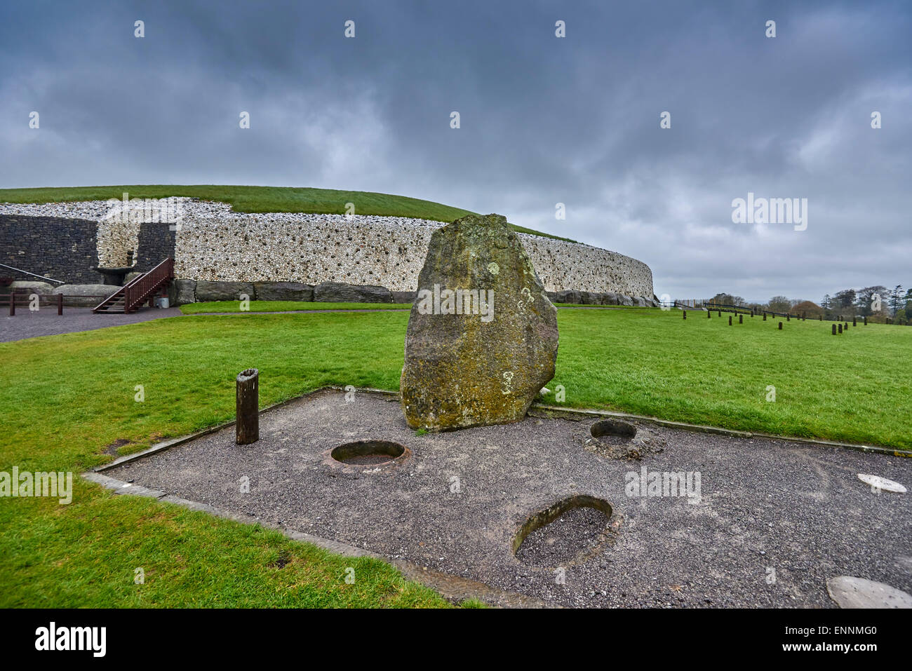 Newgrange befindet sich nahe dem Dorf Donore, County Meath, Irland Stockfoto