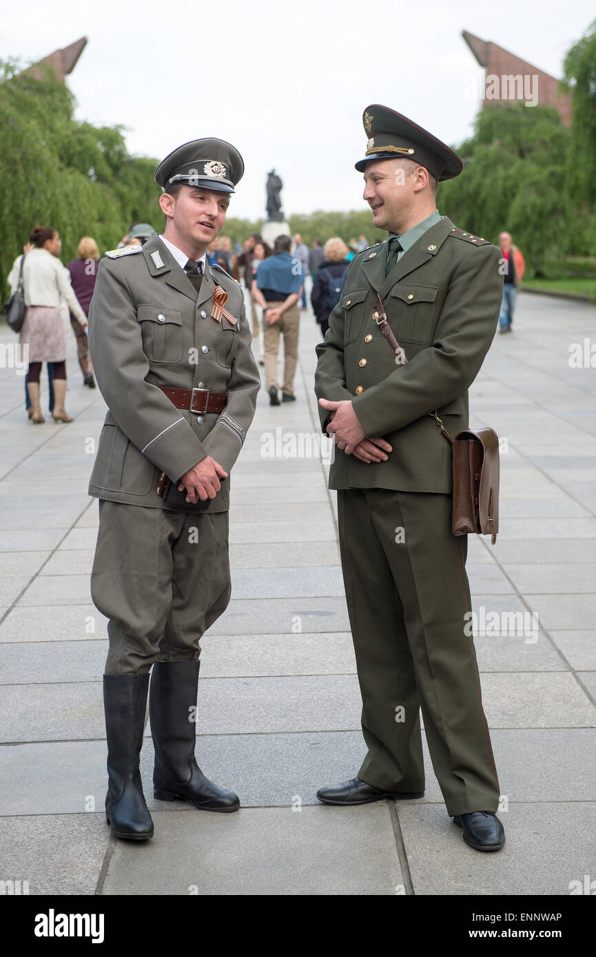 Sowjetische uniform -Fotos und -Bildmaterial in hoher Auflösung – Alamy