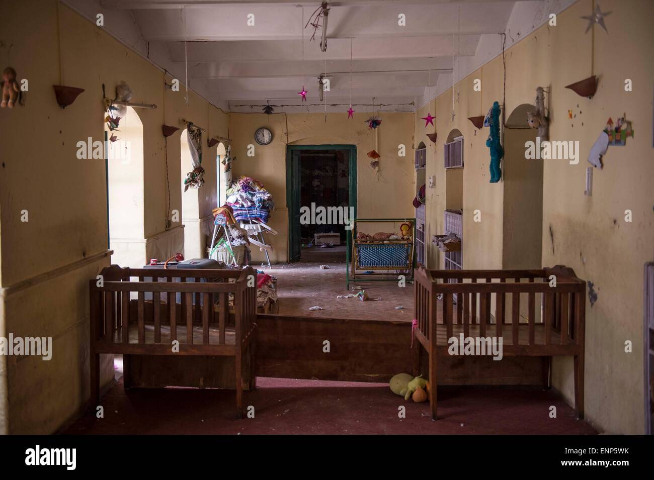 Kathmandu. 9. Mai 2015. Foto aufgenommen am 9. Mai 2015 zeigt ein Waisenhaus, das beschädigt wurde bei dem Erdbeben in Kathmandu, Hauptstadt von Nepal. © Lui Siu Wai/Xinhua/Alamy Live-Nachrichten Stockfoto