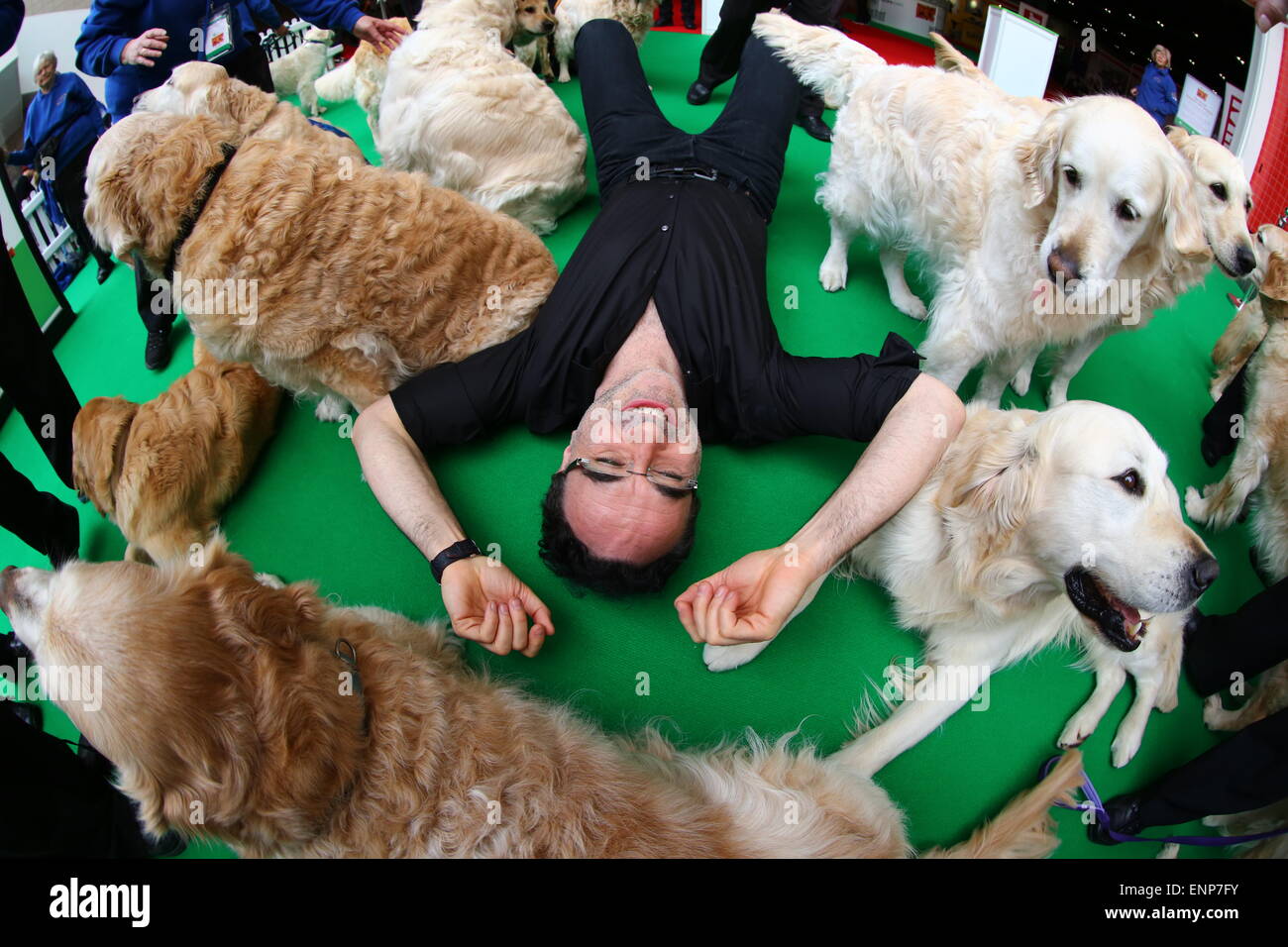 London, UK. 9. Mai 2015. Supervet Noel Fitzpatrick öffnet der London Pet Show 2015 in Excel, London, England-Credit: Paul Brown/Alamy Live News Stockfoto