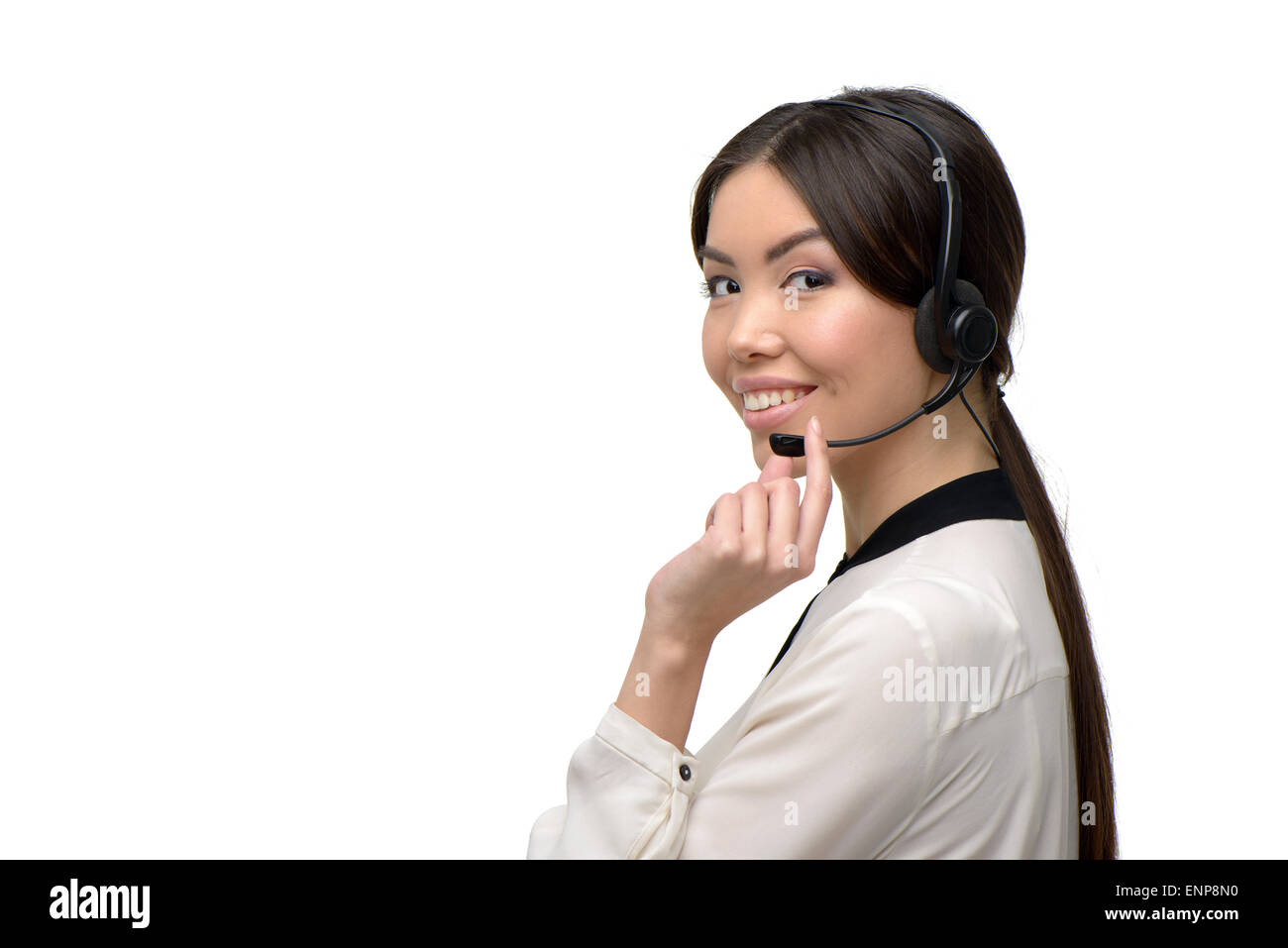 Asiatischen Call Center weibliche Betreiber mit Kopfhörer Stockfoto