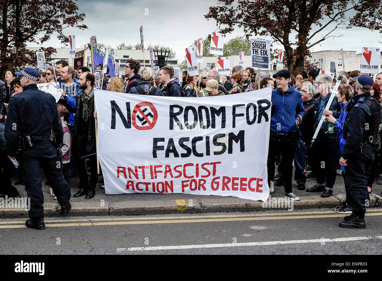 Waltham Forest. 09. Mai 2015. Antifaschisten sammeln gegen den Marsch durch die English Defence League gehalten zu protestieren. Fotograf: Gordon Scammell/Alamy leben Nachrichten Stockfoto