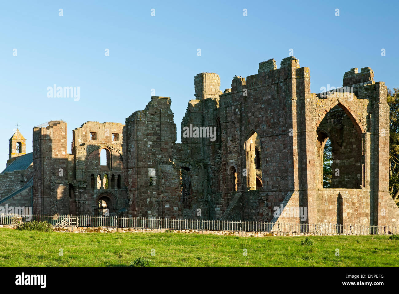 Lindisfarne Priory, Holy Island, England, Vereinigtes Königreich Stockfoto