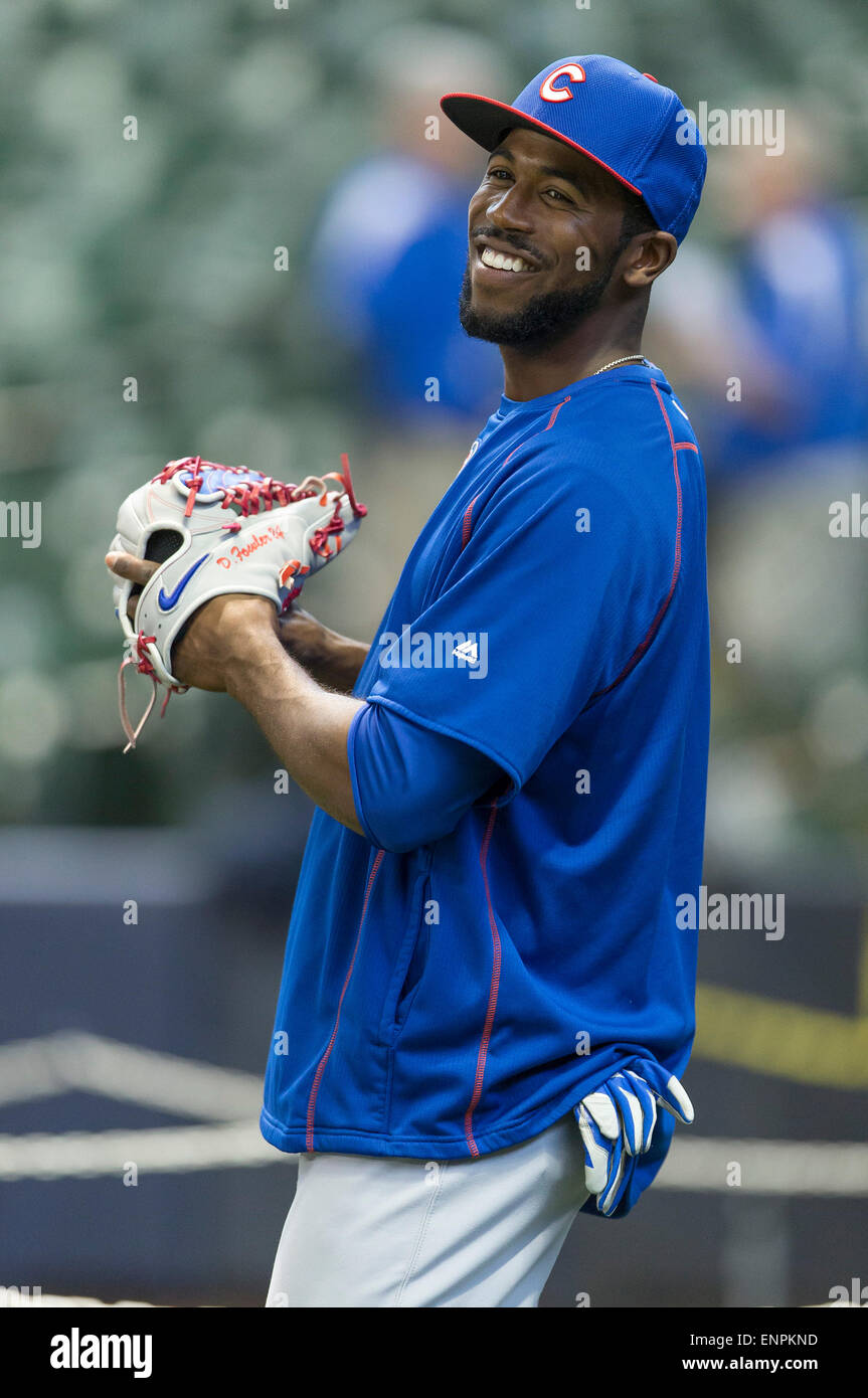 Milwaukee, WI, USA. 9. Mai 2015. Chicago Cubs Center Fielder Dexter Fowler #24 vor Beginn des Hauptliga-Baseball-Spiel zwischen den Milwaukee Brewers und den Chicago Cubs im Miller Park in Milwaukee, Wisconsin. John Fisher/CSM/Alamy Live-Nachrichten Stockfoto